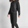 Sudadera con capucha y logo de pedrería en las mangas con corte holgado Sudadera con capucha y logo de pedrería en las mangas con corte holgado