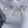 Sudadera con capucha y logotipo de pedrería superpuesto