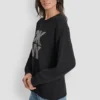 Sudadera con logotipo con adornos