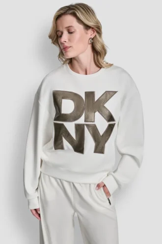 Sudadera con logotipo de imitación de cuero