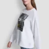 Sudadera DKNY con logotipo de taxi y pedrería Sudadera DKNY con logotipo de taxi y pedrería