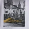 Sudadera DKNY con logotipo de taxi y pedrería Sudadera DKNY con logotipo de taxi y pedrería