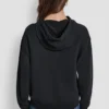 Sudadera DKNY Vaqueros con logotipo bordado en satén y puntada de cadena Sudadera DKNY Vaqueros con logotipo bordado en satén y puntada de cadena