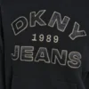 Sudadera DKNY Vaqueros con logotipo bordado en satén y puntada de cadena Sudadera DKNY Vaqueros con logotipo bordado en satén y puntada de cadena