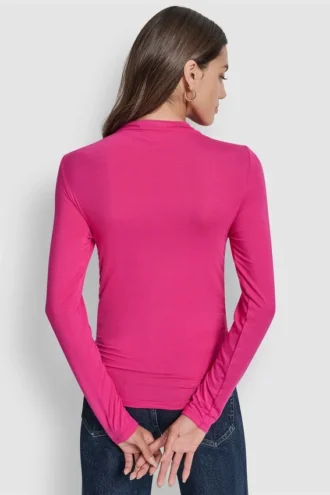 Top de manga larga con cuello alto y fruncido lateral con Pedrería
