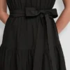 Vestido acampanado con cuello en V y mangas abullonadas Vestido acampanado con cuello en V y mangas abullonadas