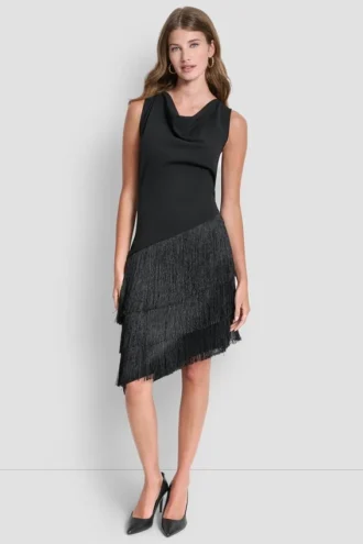 Vestido asimétrico con flecos