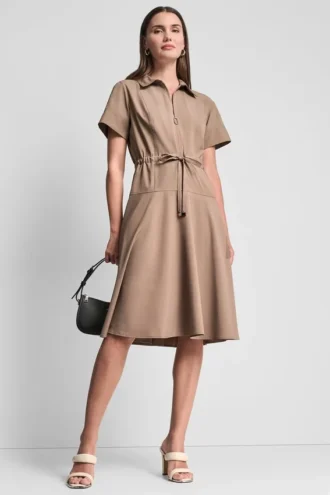 Vestido camisero midi ajustado y acampanado