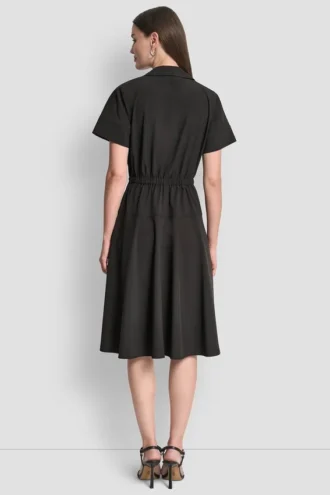 Vestido camisero midi ajustado y acampanado