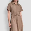 Vestido camisero midi ajustado y acampanado Vestido camisero midi ajustado y acampanado