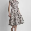 Vestido camisero midi con mangas casquillo Vestido camisero midi con mangas casquillo