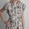 Vestido camisero midi con mangas casquillo Vestido camisero midi con mangas casquillo