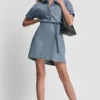 Vestido camisero vaquero con botones en la parte delantera Vestido camisero vaquero con botones en la parte delantera