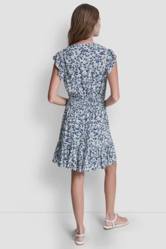 Vestido con cuello en V y cintura fruncida