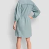 Vestido de gasa con cuello en V