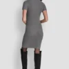 Vestido de manga corta con adornos Vestido de manga corta con adornos