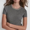 Vestido de manga corta con adornos Vestido de manga corta con adornos
