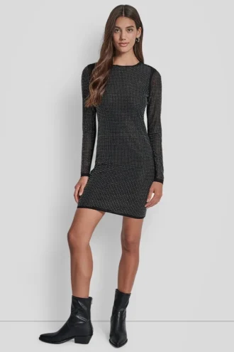 Vestido de mangas largas de malla con tachuelas redondeadas