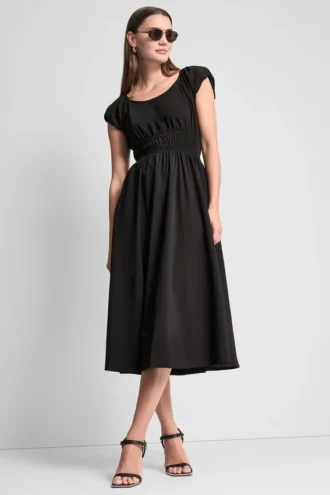 Vestido midi acampanado con mangas abullonadas
