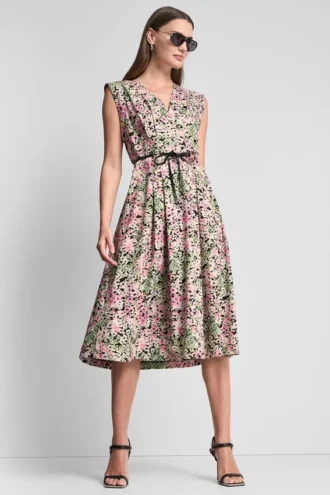 Vestido midi ajustado y acampanado con estampado floral