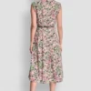 Vestido midi ajustado y acampanado con estampado floral Vestido midi ajustado y acampanado con estampado floral