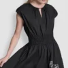 Vestido midi ajustado y acampanado con estampado floral Vestido midi ajustado y acampanado con estampado floral