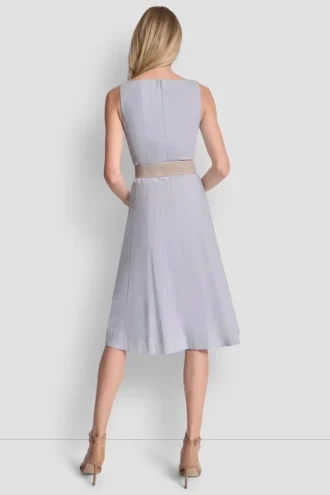 Vestido midi ajustado y acampanado de mezcla de lino
