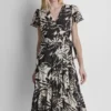 Vestido midi con efecto cruzado Vestido midi con efecto cruzado