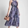 Vestido midi de gasa plisada con lazo en la cintura Vestido midi de gasa plisada con lazo en la cintura