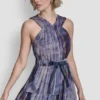 Vestido midi de gasa plisada con lazo en la cintura Vestido midi de gasa plisada con lazo en la cintura