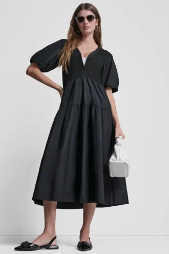 Vestido midi de punto elástico con cuello Henley y mangas abullonadas