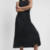 Vestido midi plisado de mezcla de tejidos Vestido midi plisado de mezcla de tejidos