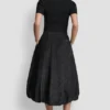 Vestido midi tipo burbuja con bolsillos cargo de mezcla de tejidos Vestido midi tipo burbuja con bolsillos cargo de mezcla de tejidos