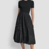 Vestido midi tipo burbuja con bolsillos cargo de mezcla de tejidos Vestido midi tipo burbuja con bolsillos cargo de mezcla de tejidos