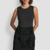 Vestido recto sin mangas con faldas en capas Vestido recto sin mangas con faldas en capas