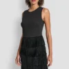 Vestido recto sin mangas con faldas en capas Vestido recto sin mangas con faldas en capas
