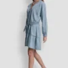Vestido vaquero con cinturón y cuello en V Vestido vaquero con cinturón y cuello en V